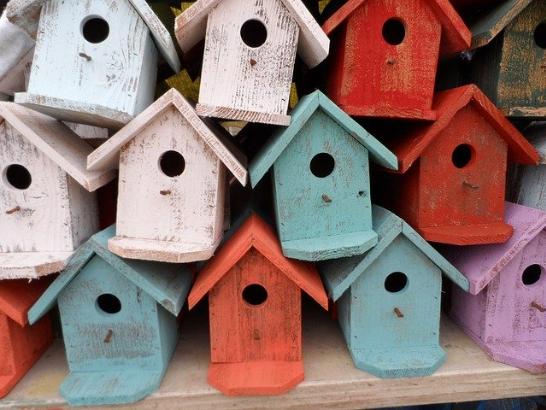 Vogelhäuser - Zuhause (c) PublicDomainPictures auf Pixabay